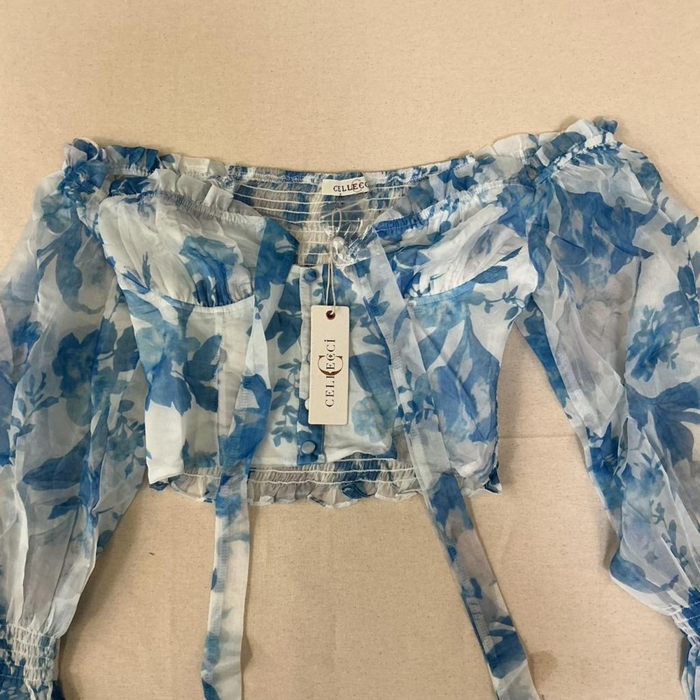 CELLECCI blue floral‎ off-the-shoulder crop top